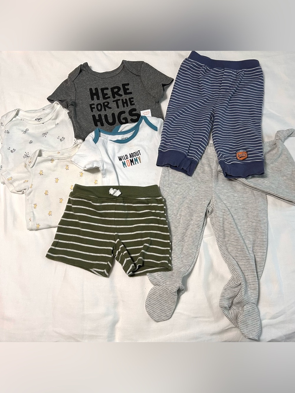 6-9 Month Baby Pajamas Bodysuits Pants Excellent Condition 8 pieces!